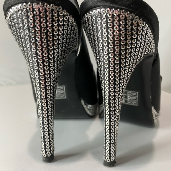 Lulu Townsend Sandals - Picture 7 of 9